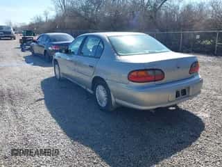 ✅ 2000 Chevrolet Malibu • VIN: 1G1ND52J0Y6294398 • Lot: 41854110. Wystawiony na IAAI z przebiegiem 131 087 mil mil. Skorzystaj z bezpłatnego archiwum sprzedaży aukcyjnych z USA i zobacz szczegółowy raport historii pojazdu na DreamBid. Zdjęcie 3.