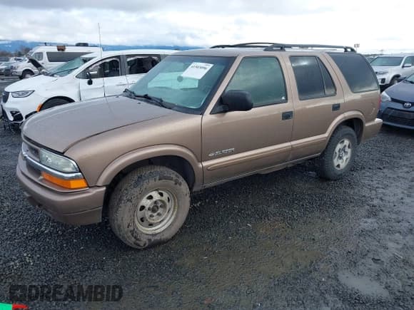 ✅ 2004 Chevrolet Blazer LS • VIN: 1GNDT13X74K151653 • Lot: 41503096. Wystawiony na IAAI z przebiegiem 219 609 mil. Bezpłatny archiwum sprzedaży aukcyjnych z USA i szczegółowy raport historii pojazdu na DreamBid. Zdjęcie 2.