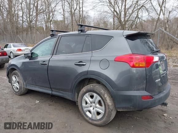 ✅ 2015 Toyota RAV4 LE • VIN: 2T3BFREV5FW385351 • Lot: 42018128. Listed on IAAI with 176,818 mi. Free auction sales archive from the USA and detailed vehicle history report at DreamBid. Image 14.