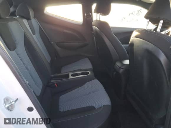 2020 Hyundai Veloster Premium z VIN KMHTG6AF6LU022401, wystawiony jako Copart lot #41692695 z przebiegiem 125 933 mil mil oraz Czysty tytuł • Clean title. Historia ofert i sprzedaży dostępna na DreamBid. Obrazek 10.