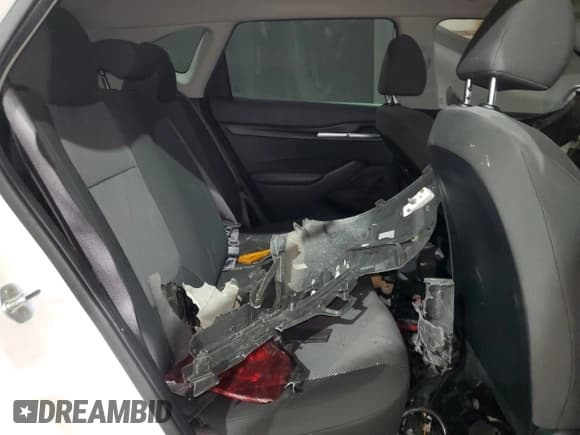 ✅ 2023 Kia Seltos LX • VIN: KNDEPCAAXP7392013 • Lot: 70180785. Wystawiony na Copart z przebiegiem 99 999 mil. Bezpłatny archiwum sprzedaży aukcyjnych z USA i szczegółowy raport historii pojazdu na DreamBid. Zdjęcie 11.