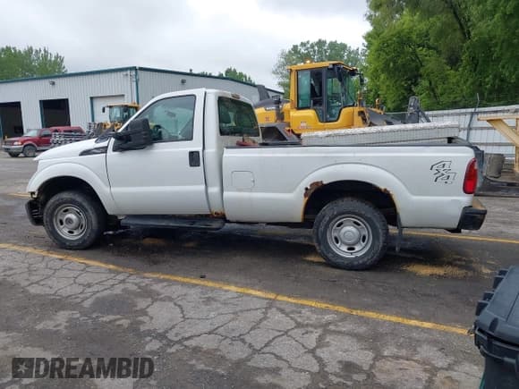✅ 2011 Ford F-250 XL • VIN: 1FTBF2B65BEA30685 • Lot: 42435253. Wystawiony na IAAI z przebiegiem 60 603 mil. Bezpłatny archiwum sprzedaży aukcyjnych z USA i szczegółowy raport historii pojazdu na DreamBid. Zdjęcie 14.