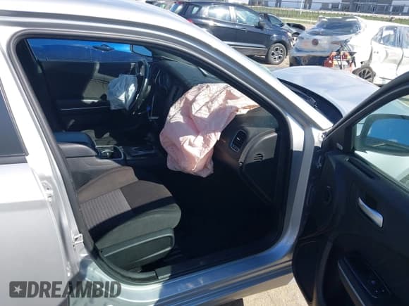 ✅ 2023 Dodge Charger GT • VIN: 2C3CDXHG5PH611776 • Lot: 43300577. Wystawiony na IAAI z przebiegiem 61 574 mil. Bezpłatny archiwum sprzedaży aukcyjnych z USA i szczegółowy raport historii pojazdu na DreamBid. Zdjęcie 5.