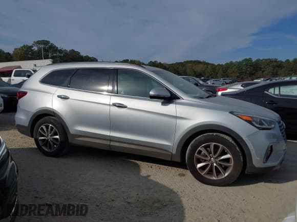 ✅ 2017 Hyundai Santa Fe SE • VIN: KM8SN4HF1HU215249 • Lot: 43508975. Listed on IAAI with 188,881 mi. Free auction sales archive from the USA and detailed vehicle history report at DreamBid. Image 13.