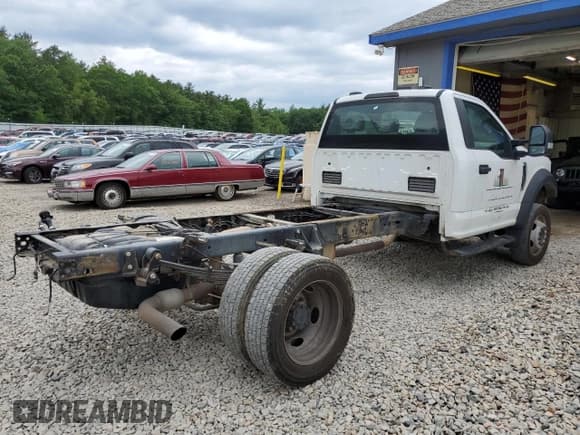 ✅ 2022 Ford F-550 • VIN: 1FDUF5HN1NDA26518 • Lot: 62051805. Listed on Copart with 87,607 mi. Free auction sales archive from the USA and detailed vehicle history report at DreamBid. Image 3.