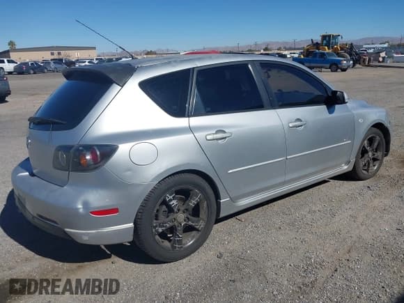 ✅ 2005 Mazda 3 s • VIN: JM1BK343451254059 • Lot: 43586283. Listed on IAAI with 175,564 mi. Free auction sales archive from the USA and detailed vehicle history report at DreamBid. Image 4.