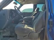 ✅ 2004 Chevrolet Silverado 1500 LS • VIN: 2GCEC19TX41108989 • Lot: 89694675. Wystawiony na Copart z przebiegiem 196 736 mil. Bezpłatny archiwum sprzedaży aukcyjnych z USA i szczegółowy raport historii pojazdu na DreamBid. Zdjęcie 7.