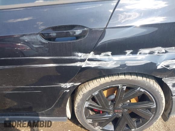 ✅ 2023 Volkswagen Golf GTI SE • VIN: WVW3A7CD2PW208552 • Лот: 41875494. Опубликован ранее на IAAI с пробегом 18 990 миль. Бесплатный доступ к архиву аукционных продаж из США и подробный отчёт об истории автомобиля на DreamBid. Изображение 19.