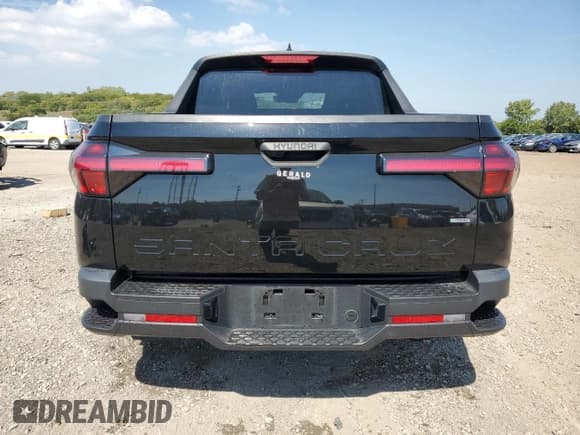 ✅ 2022 Hyundai Santa Cruz SEL • VIN: 5NTJBDAE6NH028252 • Lot: 81002405. Listed on Copart with 69,670 mi. Free auction sales archive from the USA and detailed vehicle history report at DreamBid. Image 6.