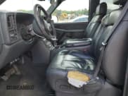 ✅ 2001 Chevrolet Silverado 2500HD LS • VIN: 1GCHK29U71E258941 • Лот: 56692395. Опубликован ранее на Copart с пробегом 189 133 миль. Бесплатный доступ к архиву аукционных продаж из США и подробный отчёт об истории автомобиля на DreamBid. Изображение 7.