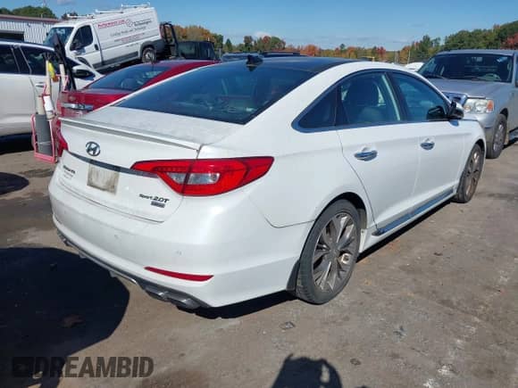 2015 Hyundai Sonata Sport с VIN 5NPE34AB7FH254756, выставлен на аукционе IAAI как лот 43602816 с пробегом 87 498 миль миль и . История ставок и продаж доступна на DreamBid. Изображение 4.