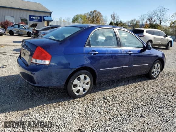 ✅ 2007 Kia Spectra EX • VIN: KNAFE121X75485538 • Лот: 90021535. Опубликован ранее на Copart с пробегом 280 375 миль. Бесплатный доступ к архиву аукционных продаж из США и подробный отчёт об истории автомобиля на DreamBid. Изображение 3.