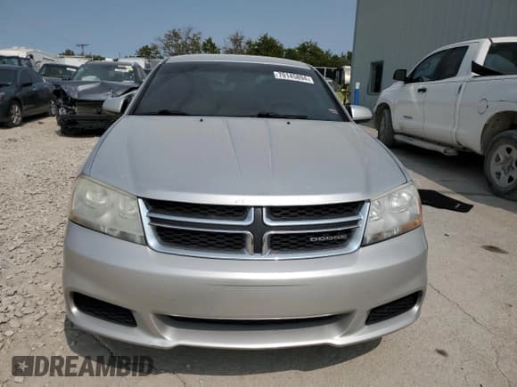 ✅ 2011 Dodge Avenger Mainstreet • VIN: 1B3BD1FB6BN557028 • Лот: 70145894. Опубликован ранее на Copart с пробегом 242 568 миль. Бесплатный доступ к архиву аукционных продаж из США и подробный отчёт об истории автомобиля на DreamBid. Изображение 5.
