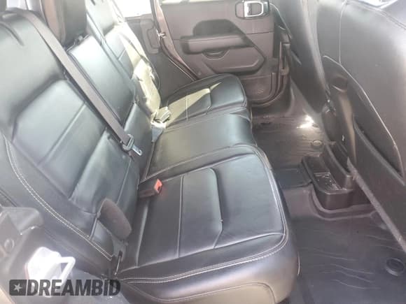 ✅ 2019 Jeep Wrangler Unlimited Sahara • VIN: 1C4HJXEG0KW648159 • Лот: 68511155. Опубликован ранее на Copart с пробегом 58 346 миль. Бесплатный доступ к архиву аукционных продаж из США и подробный отчёт об истории автомобиля на DreamBid. Изображение 10.