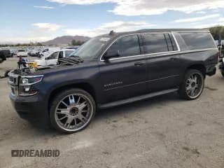 ✅ 2017 Chevrolet Suburban LT • VIN: 1GNSCHKC0HR117209 • Lot: 77014054. Wystawiony na Copart z przebiegiem 62 297 mil. Bezpłatny archiwum sprzedaży aukcyjnych z USA i szczegółowy raport historii pojazdu na DreamBid. Zdjęcie 1.
