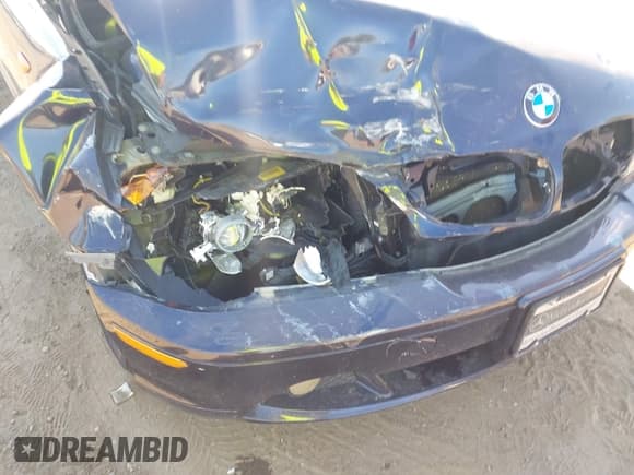 ✅ 2004 BMW 3 Series 325Ci • VIN: WBABW33454PG97010 • Lot: 43105536. Listed on IAAI with 142,283 mi. Free auction sales archive from the USA and detailed vehicle history report at DreamBid. Image 6.