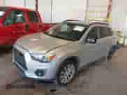 2013 Mitsubishi Outlander LE z VIN 4A4AR5AU1DE024530, wystawiony jako IAAI lot #43578980 z przebiegiem 230 778 mil mil oraz . Historia ofert i sprzedaży dostępna na DreamBid. Obrazek 2.