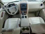 ✅ 2009 Ford Explorer Eddie Bauer • VIN: 1FMEU64E09UA03856 • Lot: 70749095. Wystawiony na Copart z przebiegiem 127 972 mil. Bezpłatny archiwum sprzedaży aukcyjnych z USA i szczegółowy raport historii pojazdu na DreamBid. Zdjęcie 8.