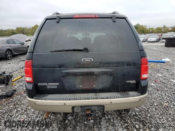 ✅ 2005 Ford Explorer Eddie Bauer • VIN: 1FMZU74K85UA57395 • Лот: 84899135. Опубликован ранее на Copart с пробегом 290 244 миль. Бесплатный доступ к архиву аукционных продаж из США и подробный отчёт об истории автомобиля на DreamBid. Изображение 6.