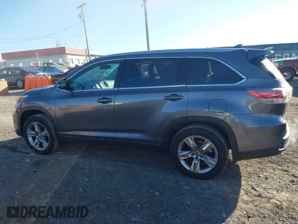 ✅ 2016 Toyota Highlander Limited • VIN: 5TDDKRFH1GS239562 • Lot: 43462227. Listed on IAAI with 129,061 mi. Free auction sales archive from the USA and detailed vehicle history report at DreamBid. Image 14.