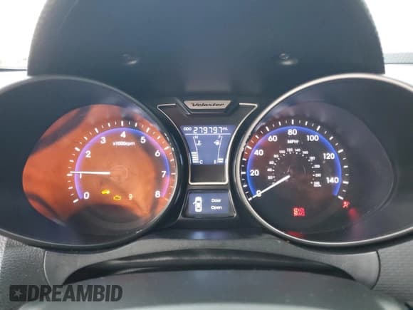 ✅ 2013 Hyundai Veloster Turbo • VIN: KMHTC6AE2DU179539 • Lot: 79493004. Wystawiony na Copart z przebiegiem 279 797 mil. Bezpłatny archiwum sprzedaży aukcyjnych z USA i szczegółowy raport historii pojazdu na DreamBid. Zdjęcie 9.