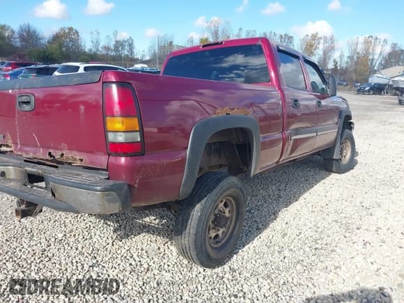 ✅ 2006 Chevrolet Silverado 2500HD LT1 • VIN: 1GCHK23266F105220 • Лот: 43569919. Опубликован ранее на IAAI с пробегом Не указан. Бесплатный доступ к архиву аукционных продаж из США и подробный отчёт об истории автомобиля на DreamBid. Изображение 4.