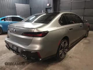 ✅ 2023 BMW 7 Series 760i xDrive • VIN: WBA33EJ09PCM90606 • Лот: 41498342. Опубликован ранее на IAAI с пробегом 36 838 миль. Бесплатный доступ к архиву аукционных продаж из США и подробный отчёт об истории автомобиля на DreamBid. Изображение 4.