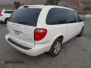 ✅ 2005 Dodge Caravan SXT • VIN: 2D4GP44L85R516967 • Lot: 43666976. Wystawiony na IAAI z przebiegiem 290 347 mil. Bezpłatny archiwum sprzedaży aukcyjnych z USA i szczegółowy raport historii pojazdu na DreamBid. Zdjęcie 4.