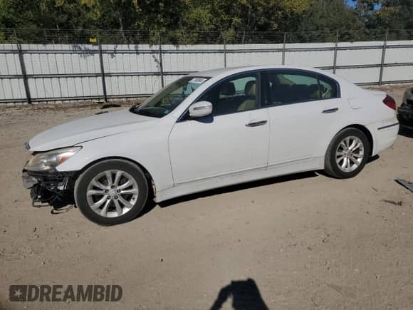 2013 Hyundai Genesis 3.8L z VIN KMHGC4DD5DU249723, wystawiony jako Copart lot #77183644 z przebiegiem 171 846 mil mil oraz Szkoda całkowita • Salvage title. Historia ofert i sprzedaży dostępna na DreamBid. Obrazek 1.