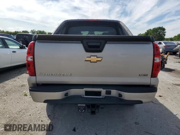✅ 2007 Chevrolet Avalanche LS • VIN: 3GNEC12097G151111 • Lot: 70496305. Listed on Copart with 127,743 mi. Free auction sales archive from the USA and detailed vehicle history report at DreamBid. Image 6.