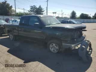 2003 Chevrolet Silverado 1500 LS z VIN 2GCEK19T431300880, wystawiony jako Copart lot #81948555 z przebiegiem Nie podano mil oraz Czysty tytuł • Clean title. Historia ofert i sprzedaży dostępna na DreamBid. Obrazek 4.