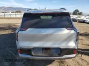 ✅ 2024 Kia EV9 GT-Line • VIN: KNDAEFS53R6021047 • Lot: 84347894. Wystawiony na Copart z przebiegiem 7 215 mil. Bezpłatny archiwum sprzedaży aukcyjnych z USA i szczegółowy raport historii pojazdu na DreamBid. Zdjęcie 6.