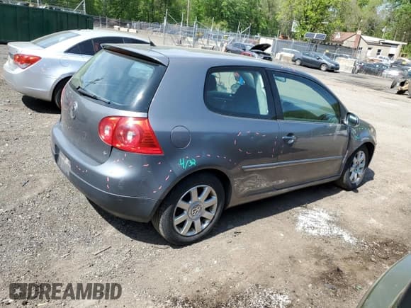 ✅ 2008 Volkswagen Rabbit S • VIN: WVWBA71K18W242609 • Lot: 54439135. Wystawiony na Copart z przebiegiem 206 083 mil. Bezpłatny archiwum sprzedaży aukcyjnych z USA i szczegółowy raport historii pojazdu na DreamBid. Zdjęcie 3.