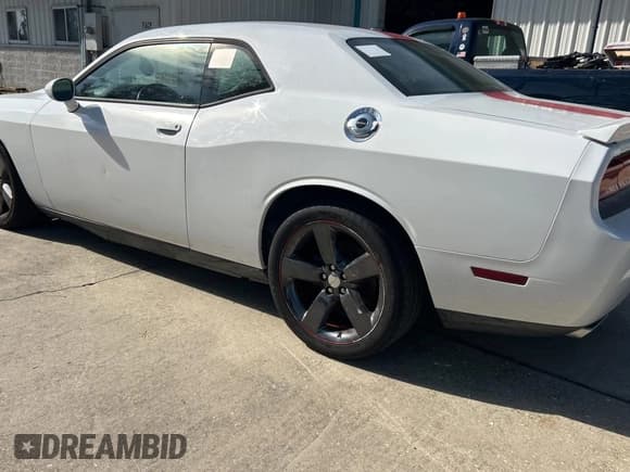 ✅ 2013 Dodge Challenger SXT • VIN: 2C3CDYAG3DH530786 • Lot: 87635065. Wystawiony na Copart z przebiegiem 134 828 mil. Bezpłatny archiwum sprzedaży aukcyjnych z USA i szczegółowy raport historii pojazdu na DreamBid. Zdjęcie 3.