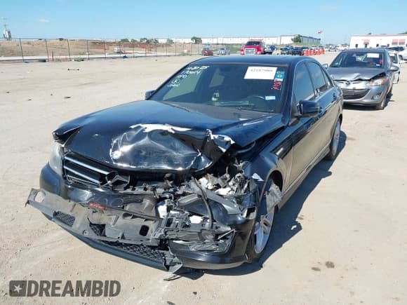 ✅ 2014 Mercedes-Benz C 250 Sport • VIN: WDDGF4HB3EG205312 • Lot: 42187909. Wystawiony na IAAI z przebiegiem 136 079 mil. Bezpłatny archiwum sprzedaży aukcyjnych z USA i szczegółowy raport historii pojazdu na DreamBid. Zdjęcie 17.