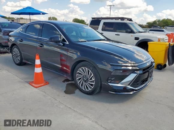 ✅ 2024 Hyundai Sonata SEL • VIN: KMHL34JJ2RA099863 • Lot: 84021215. Listed on Copart with 8,797 mi. Free auction sales archive from the USA and detailed vehicle history report at DreamBid. Image 4.