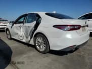 ✅ 2019 Toyota Camry Hybrid XLE • VIN: 4T1B21HK4KU514794 • Лот: 82348085. Опубликован ранее на Copart с пробегом 136 629 миль. Бесплатный доступ к архиву аукционных продаж из США и подробный отчёт об истории автомобиля на DreamBid. Изображение 2.