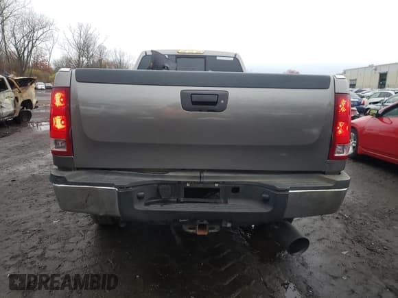 ✅ 2007 Chevrolet Silverado 2500HD 1LT • VIN: 1GCHK24K47E548472 • Lot: 92018835. Wystawiony na Copart z przebiegiem 87 946 mil. Bezpłatny archiwum sprzedaży aukcyjnych z USA i szczegółowy raport historii pojazdu na DreamBid. Zdjęcie 6.