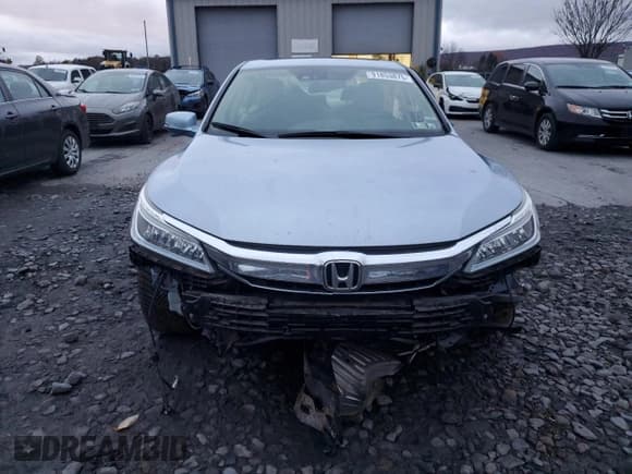 ✅ 2017 Honda Accord Touring • VIN: JHMCR6F73HC004272 • Lot: 91853875. Wystawiony na Copart z przebiegiem Nie podano. Bezpłatny archiwum sprzedaży aukcyjnych z USA i szczegółowy raport historii pojazdu na DreamBid. Zdjęcie 5.