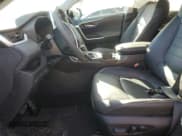 ✅ 2023 Toyota RAV4 XLE • VIN: 2T3R1RFV8PC370972 • Lot: 81783564. Wystawiony na Copart z przebiegiem 9 451 mil. Bezpłatny archiwum sprzedaży aukcyjnych z USA i szczegółowy raport historii pojazdu na DreamBid. Zdjęcie 7.