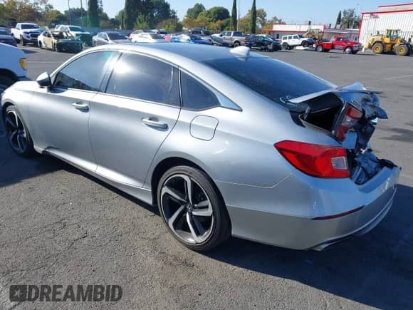 2018 Honda Accord Sport z VIN 1HGCV1F35JA266889, wystawiony jako IAAI lot #43383338 z przebiegiem 64 603 mil mil oraz . Historia ofert i sprzedaży dostępna na DreamBid. Obrazek 3.