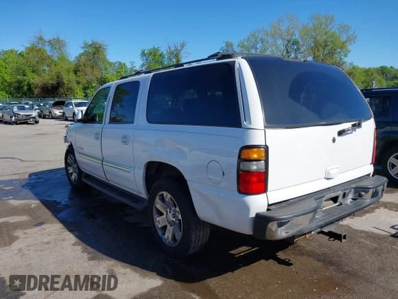 ✅ 2005 GMC Yukon XL SLT • VIN: 3GKFK16Z45G185516 • Lot: 42128128. Listed on IAAI with 245,919 mi. Free auction sales archive from the USA and detailed vehicle history report at DreamBid. Image 3.