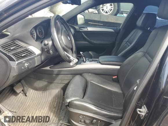 ✅ 2011 BMW X6 M • VIN: 5YMGZ0C54BLK13876 • Лот: 68567774. Опубликован ранее на Copart с пробегом Не указан. Бесплатный доступ к архиву аукционных продаж из США и подробный отчёт об истории автомобиля на DreamBid. Изображение 7.