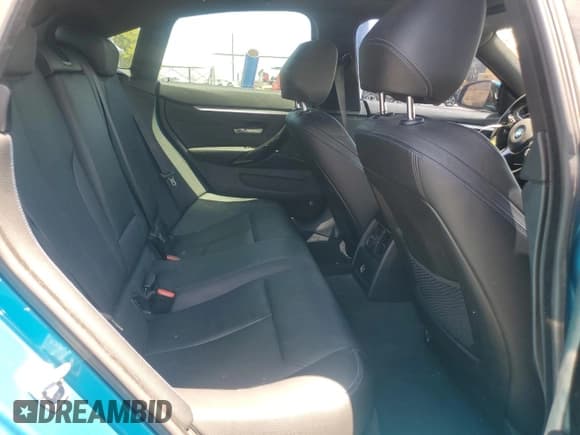 ✅ 2018 BMW 4 Series 430i xDrive • VIN: WBA4J3C50JBG95674 • Lot: 66381815. Wystawiony na Copart z przebiegiem 112 160 mil. Bezpłatny archiwum sprzedaży aukcyjnych z USA i szczegółowy raport historii pojazdu na DreamBid. Zdjęcie 10.