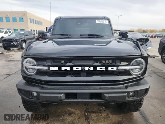 ✅ 2024 Ford Bronco Outer Banks • VIN: 1FMDE8BH2RLA99402 • Lot: 90545515. Listed on Copart with 24,363 mi. Free auction sales archive from the USA and detailed vehicle history report at DreamBid. Image 5.