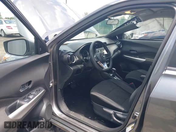 ✅ 2020 Nissan Kicks SV • VIN: 3N1CP5CVXLL525980 • Lot: 42534743. Wystawiony na IAAI z przebiegiem 67 705 mil. Bezpłatny archiwum sprzedaży aukcyjnych z USA i szczegółowy raport historii pojazdu na DreamBid. Zdjęcie 5.