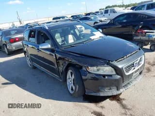 ✅ 2011 Volvo V50 • VIN: YV1672MW6B2627397 • Лот: 43410982. Опубликован ранее на IAAI с пробегом 225 642 миль. Бесплатный доступ к архиву аукционных продаж из США и подробный отчёт об истории автомобиля на DreamBid. Изображение 1.