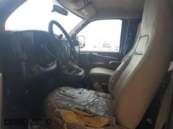 ✅ 2012 Chevrolet Express Passenger 1LS • VIN: 1GAZGZFA1C1125149 • Lot: 51535005. Wystawiony na Copart z przebiegiem 199 166 mil. Bezpłatny archiwum sprzedaży aukcyjnych z USA i szczegółowy raport historii pojazdu na DreamBid. Zdjęcie 7.