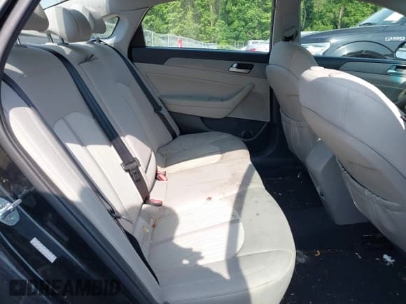 ✅ 2016 Hyundai Sonata SE • VIN: KMHE24L11GA018549 • Lot: 42300796. Listed on IAAI with 200,725 mi. Free auction sales archive from the USA and detailed vehicle history report at DreamBid. Image 8.