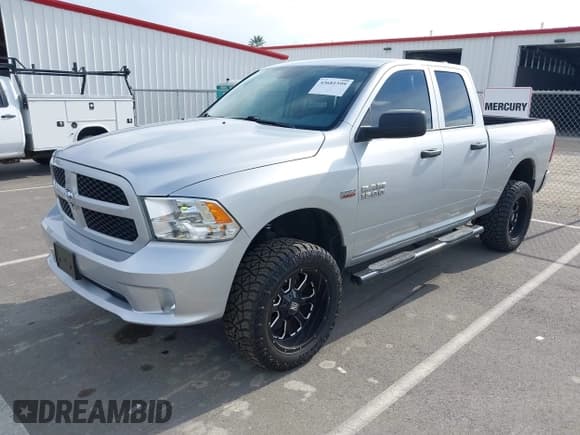 ✅ 2018 Ram 1500 Express • VIN: 1C6RR7FT1JS134780 • Lot: 43681599. Wystawiony na IAAI z przebiegiem 47 404 mil. Bezpłatny archiwum sprzedaży aukcyjnych z USA i szczegółowy raport historii pojazdu na DreamBid. Zdjęcie 2.